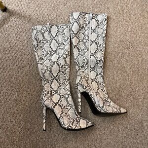 4in Faux Snakeskin Knee High Heeled Boots with cushioned soles size 40